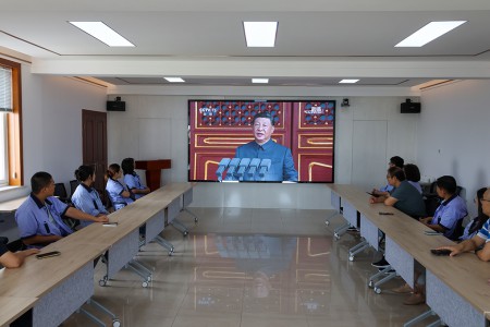 信谊津津组织党员职工共观阅兵式 铭记历史汲取奋进力量